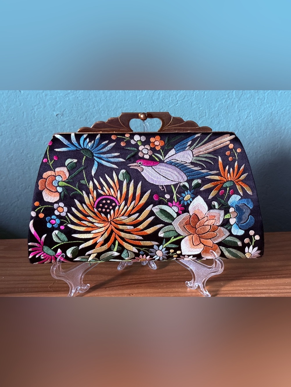 Vintage Embroidered Floral Bird Clutch Purse Gold Tone Frame Silk Lining